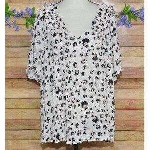Andree By Unit Women's White V-Neck Short Sleeve Blouse 2X Animal Print Ruffles